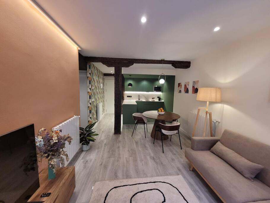 Piso Boutique A Un Minuto Del Casco Viejo Apartment Bilbao Exterior photo